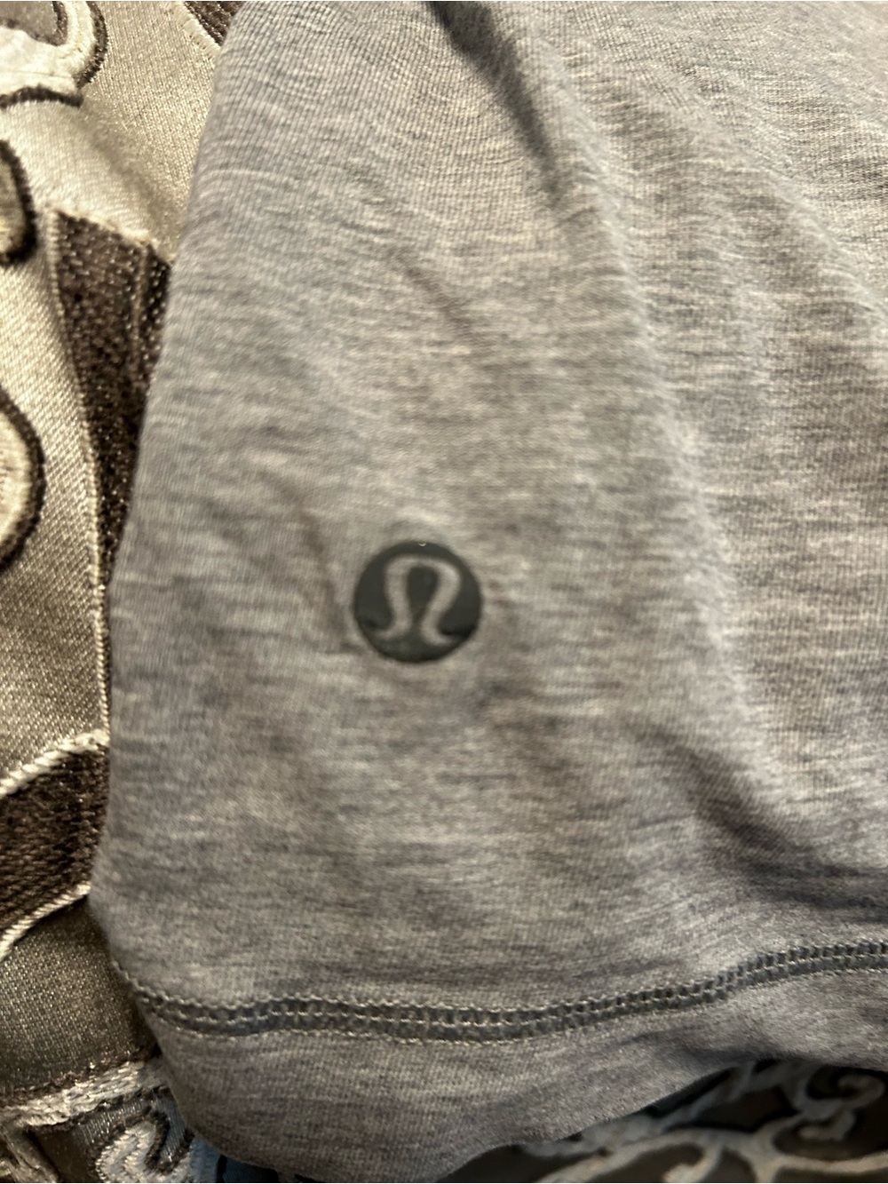 lululemon athletica Men's Short-Sleeve Crew in Heather Gray with Yellow Trim - Picture 3 of 3